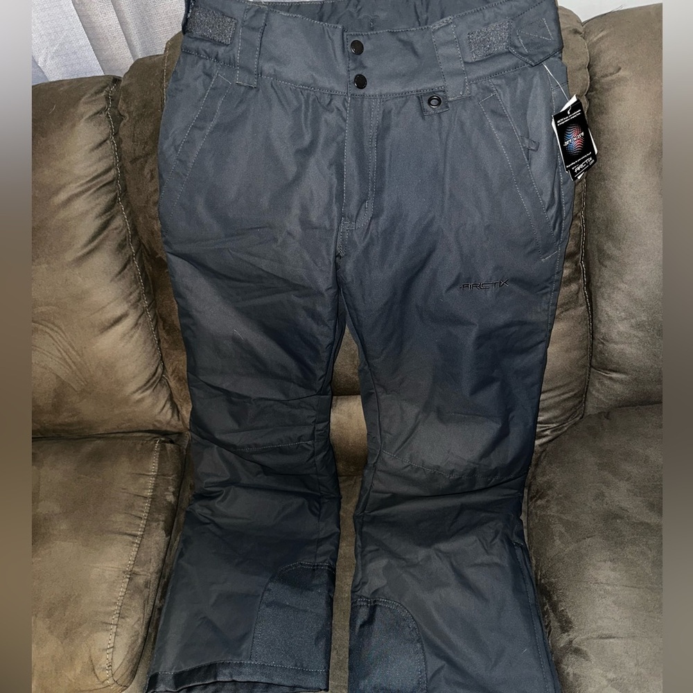 Women’s snow pants size medium
